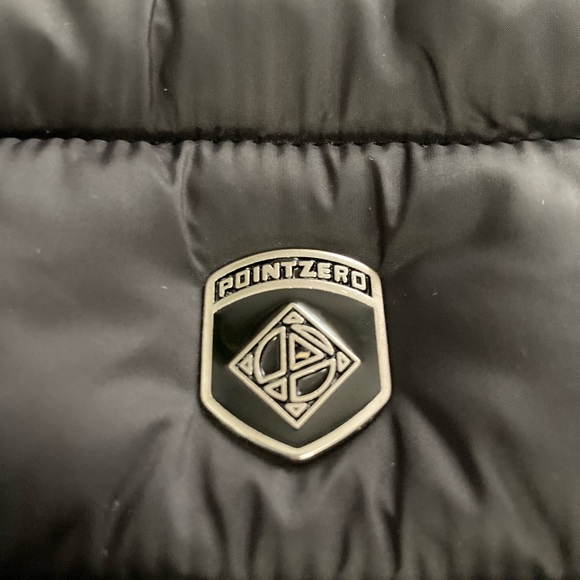 Point Zero Men's Lightweight Quilted Vest - Picture 8 of 10